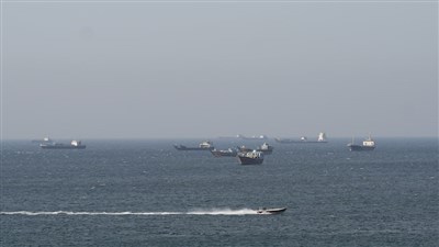 中東戰爭第50天》荷莫茲再陷危機、川普急開會　最新發展一次看