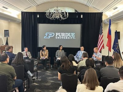 傳遞台灣半導體經驗　造山者美中西部大學放映