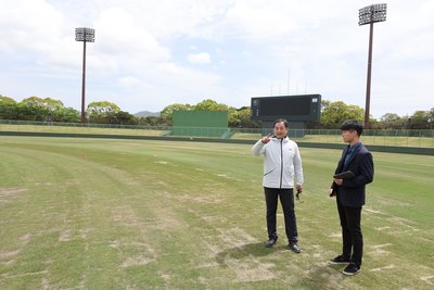 亞運棒球決賽場地　教練分析風向不利全壘打