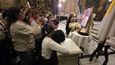 方濟各逝世週年  故鄉阿根廷多地辦緬懷追思活動