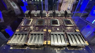 Google新一代TPU揭曉   2款AI晶片分攻訓練、推論