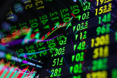 台股高檔震盪　終場下跌218點收39303點