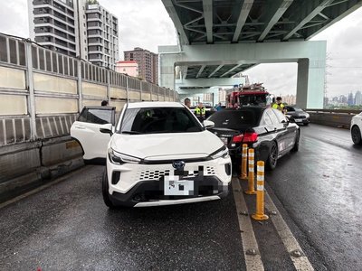 北市水源快2車碰撞一度造成回堵　1童疑因驚嚇送醫