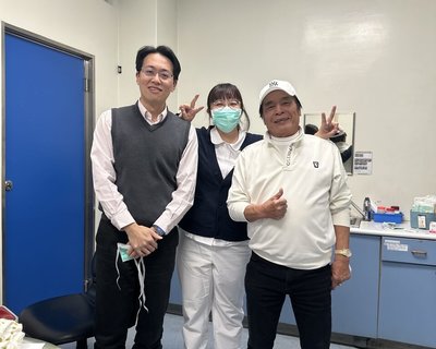 藝人雷洪腳軟跌倒　就醫發現脊椎壓迫動刀恢復良好