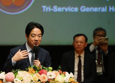 賴總統：健保總額破兆　改善醫療人員工作條件