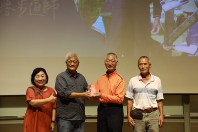 孟宗竹打造空中棧橋　郭守發獲榮譽步道師