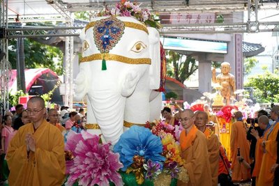 19國僧侶齊聚屏東浴佛　讓世界看見台灣宗教共融