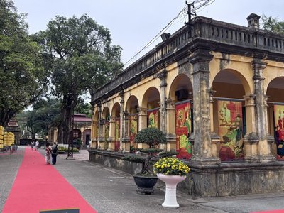 越共總書記帶頭祭拜國祖「雄王」 神話強化國族主義