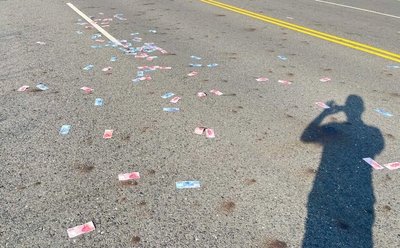 逾7萬元散落路面 澎湖民眾拾金不昧交警方找失主