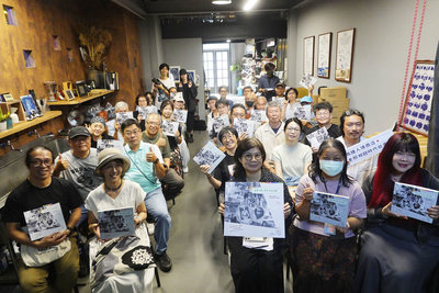 高雄出版「神奇照相館」 30家老相館說百年故事