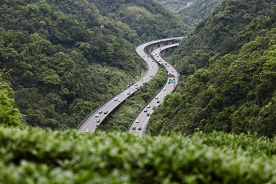 勞動節連假首日　國道10路段恐壅塞