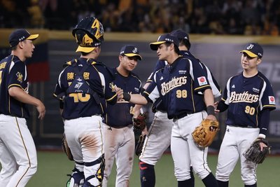 兄弟贏球仍檢討　平野惠一點出守備扯後腿