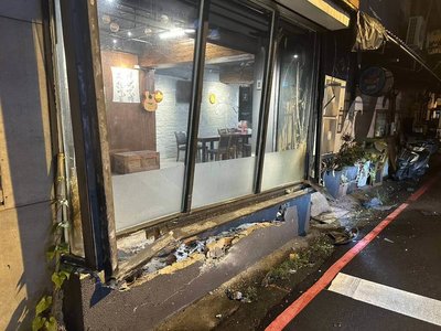 暗夜拒檢上演街頭追逐　花警開31張罰單通知到案