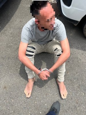 通緝犯拒盤查赤腳奔逃遭逮　高雄警另查獲毒品