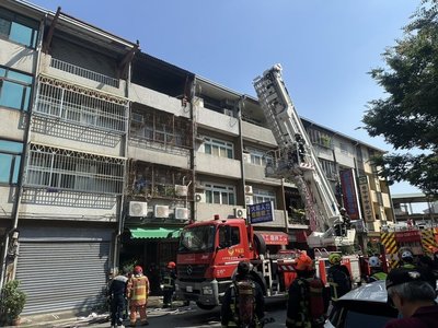 台中西區電器行火警1人獲救無礙　初判電池釀災