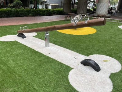 北投29號共融遊戲場啟用　採狗競技場主題