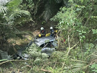 苗縣勘災造橋受損農路出意外　車輛墜谷4傷送醫