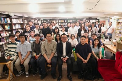 童子瑋與青年座談　承諾給基隆囡仔好未來