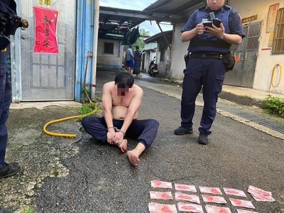 桃園男偷蝦皮智取店還襲警　遭警開槍打中腳掌