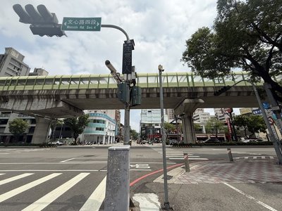 台中街頭夜跑遭鐵絲割傷　市府調監視器追查原因