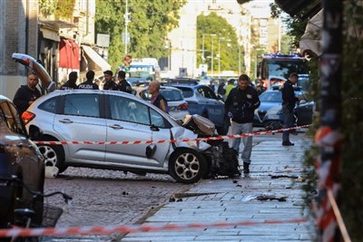 義大利摩狄納汽車衝撞8傷 肇事駕駛落網