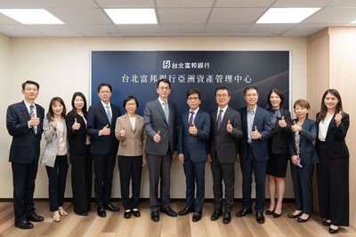 視察高雄專區4業者　金管會：持續鬆綁法規接軌國際