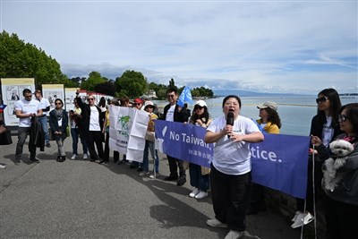 挺台參與WHA遊行遭打壓　僑胞被要求遮TAIWAN字樣