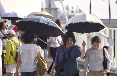 26日前各地晴到多雲留意37度高溫 28日鋒面接近