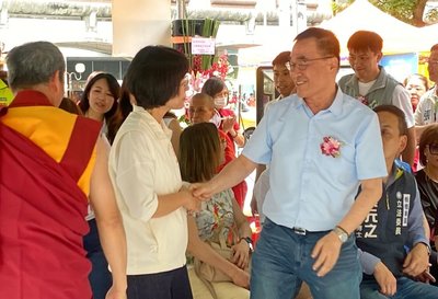 浴佛同台 李四川談重建心靈、蘇巧慧提城市願景
