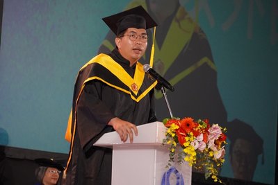 台科大畢典歡送30國生　校長：AI時代更須實作人才
