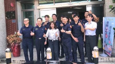 基隆7警查毒受傷　邱佩琳、童子瑋赴派出所慰問