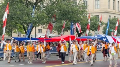 華府國殤日遊行　榮光會百人隊伍舉國旗象徵台美友好