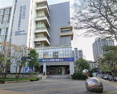 新北永和運動中心中年男泳池溺水　送醫搶救不治