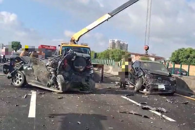 國1台南永康段9車追撞6傷送醫　車流一度回堵