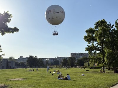 法國罕見5月酷熱 巴黎人迎早夏寧可適應不願靠冷氣