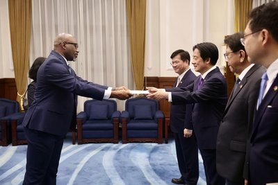 聖文森新任駐台大使履新　總統盼深化合作互惠共榮