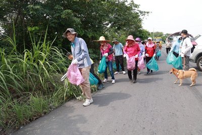 南投濁水溪畔淨堤 300人清出2車垃圾、資收物