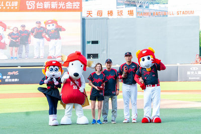 台新新光金深耕台灣體育　吳東亮到場力挺職棒賽事