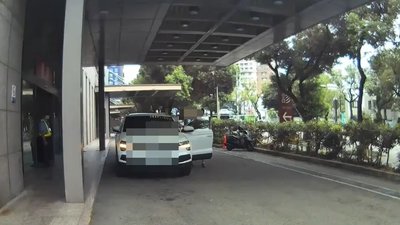 台中孩童不適父母急求救 警車開道助就醫