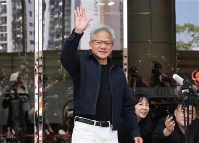 黃仁勳訪韓掀追星熱　韓國人架網站追蹤動向