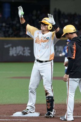 42歲陳鏞基連16季盜壘達陣　笑稱接下來可拚場內轟