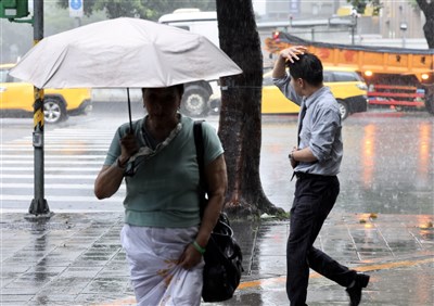 滯留鋒及西南氣流影響　預測高屏降雨最顯著