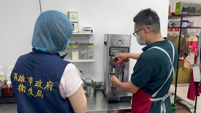 高雄抽驗冰品164件　2件違規依法裁處