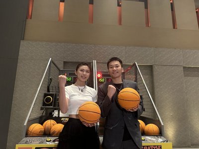 李洋與吳筱帆PK投籃機　笑稱被電一次就好