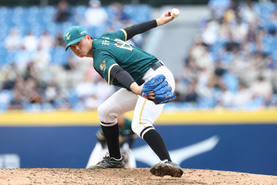 黃子鵬93球無四死球完封勝　率雄鷹擊敗悍將