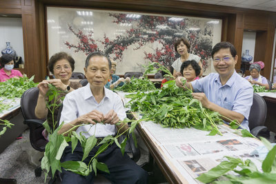 端午穿木屐踩街將屆  台中萬和宮挑揀330斤麻芛