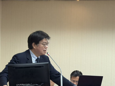 王鴻薇質疑查處饒慶鈴 邱垂正:海峽論壇是統戰平台