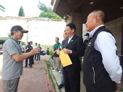 反對500噸小船營運東引航線 民眾赴連江縣議會抗議
