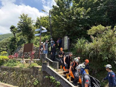 瑞芳小粗坑古道健行 4人遭蜂螫傷其中1人送醫