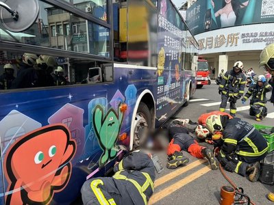 新北公車撞行人釀1死 市議員周勝考前妻不幸喪命